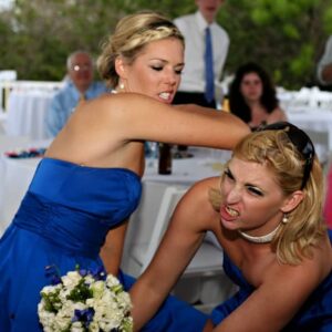 Taxa para noiva não jogar o buquê na mão da sua namorada